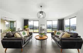 8 Hurricane Way, Omaka