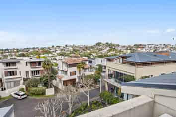 2F/5 Furneaux Way, Remuera