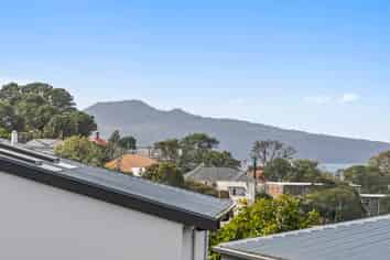 2F/5 Furneaux Way, Remuera