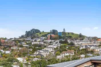 2F/5 Furneaux Way, Remuera