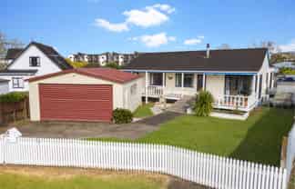 39 Redlands Grove, Swanson