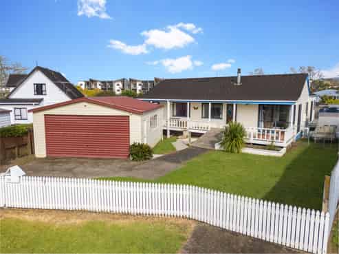 39 Redlands Grove, Swanson