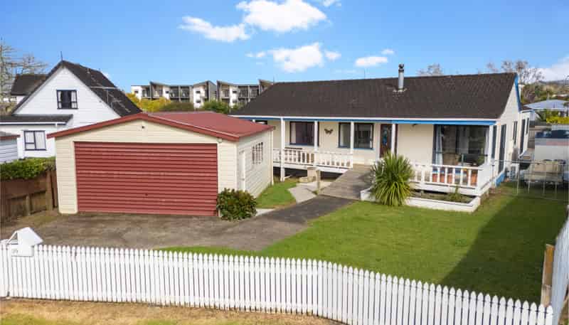 39 Redlands Grove, Swanson