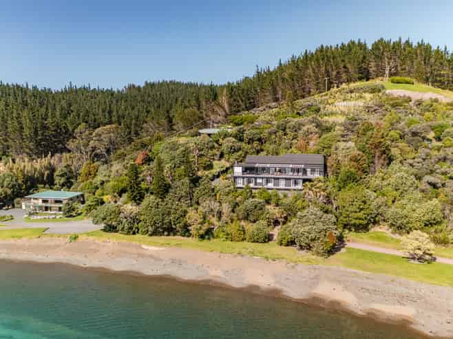 42F Mahinepua Road, Kaeo