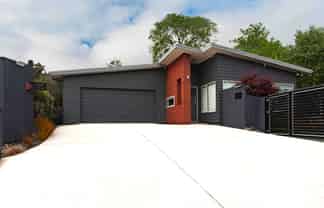 15 Sretlaw Place, Brockville