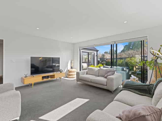 12 Kemsley Lane, Casebrook