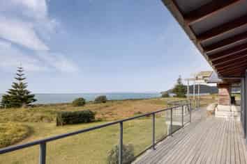 32e Ohuirehe Road, Coastlands