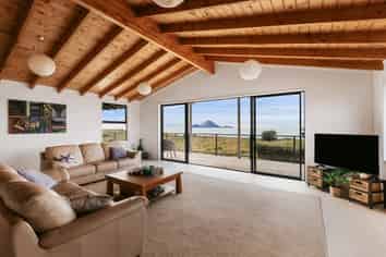 32e Ohuirehe Road, Coastlands