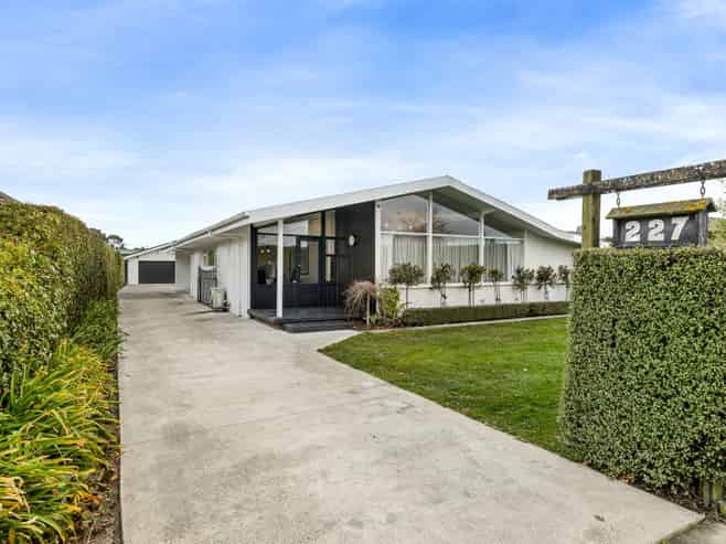 227 Main North Road, Redwood