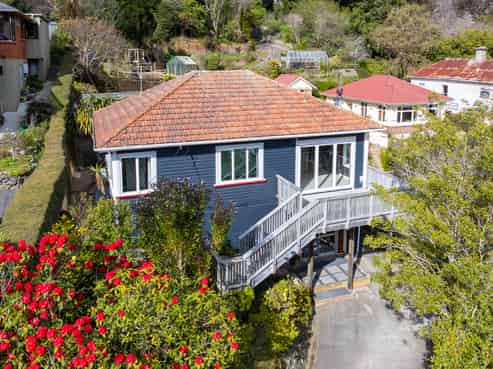48 Rhodes Terrace, North East Valley