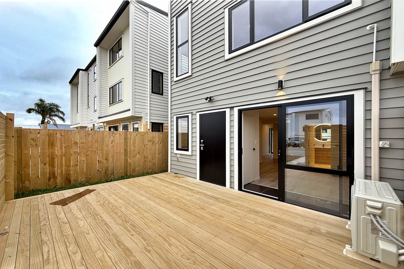 Spacious, Stylish & Low-Maintenance Living in ... - Widok 2