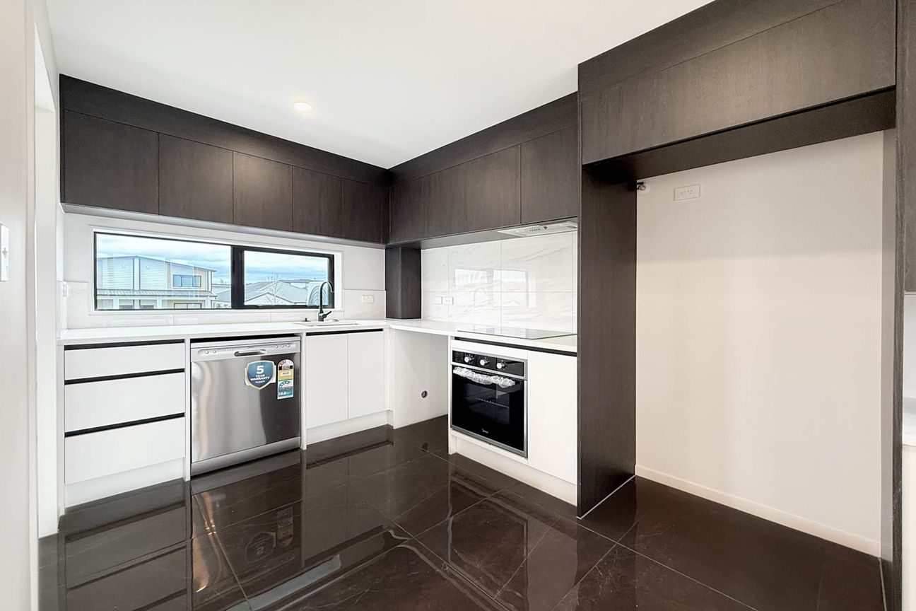 Spacious, Stylish & Low-Maintenance Living in ... - Widok 3
