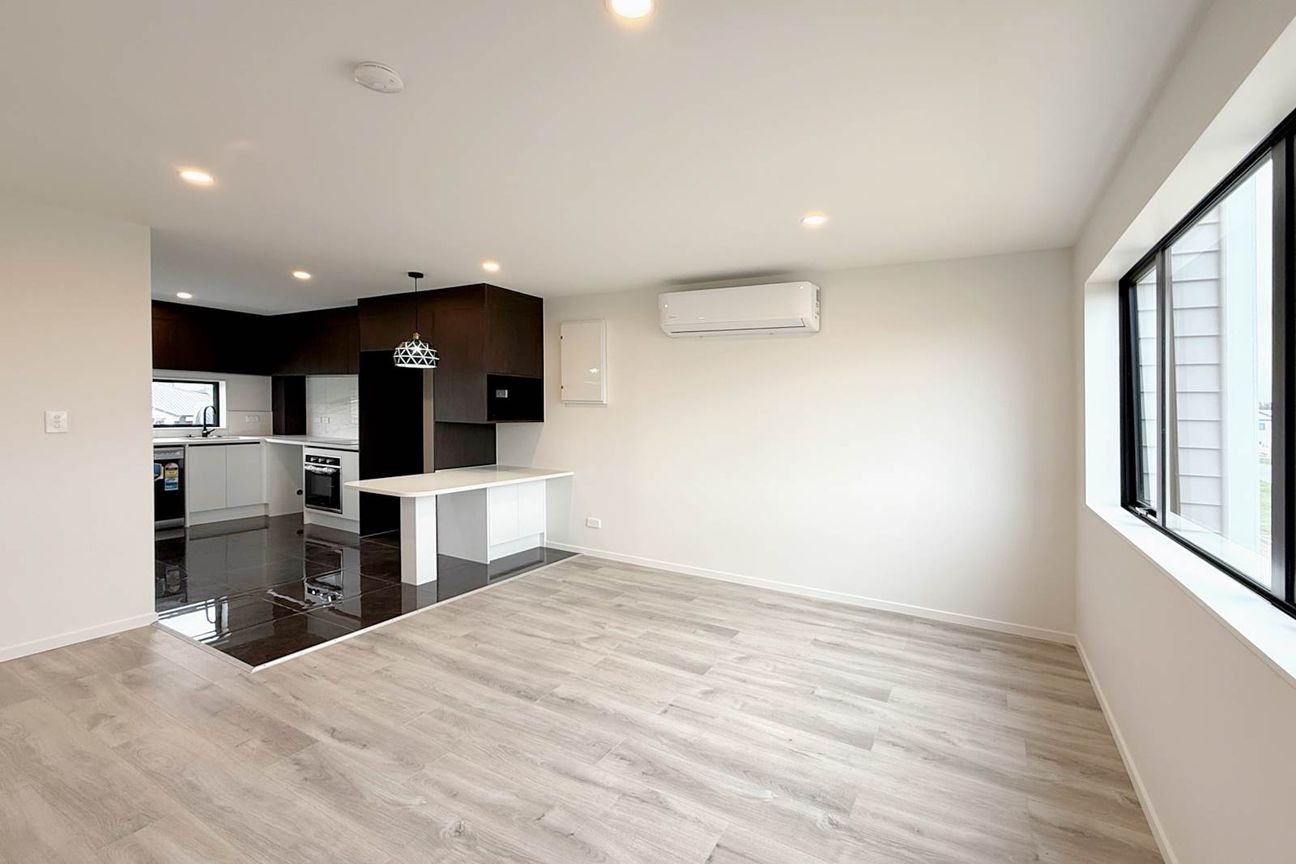 Spacious, Stylish & Low-Maintenance Living in ... - Więcej