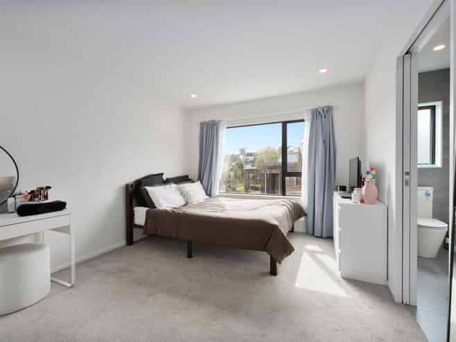 43B Fitzherbert Avenue, West Harbour