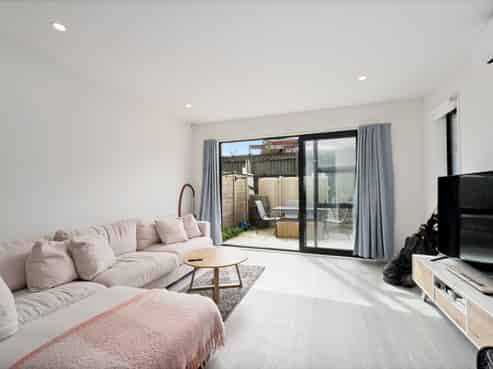 43B Fitzherbert Avenue, West Harbour