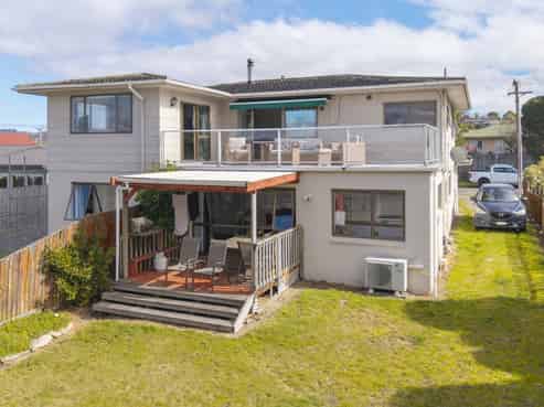 1 and 2/12 Pitiroi Street, Nukuhau