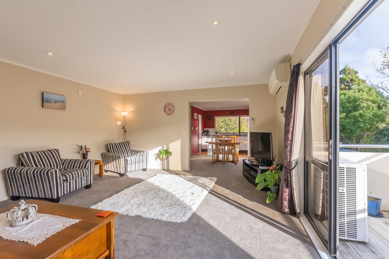 Motivated Vendor - Large 250sqm Townhouse - Bild 6