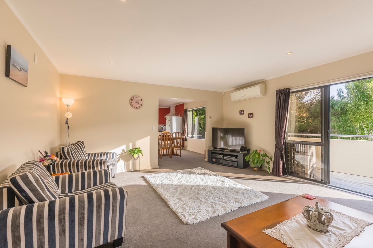 Motivated Vendor - Large 250sqm Townhouse - Bild 5