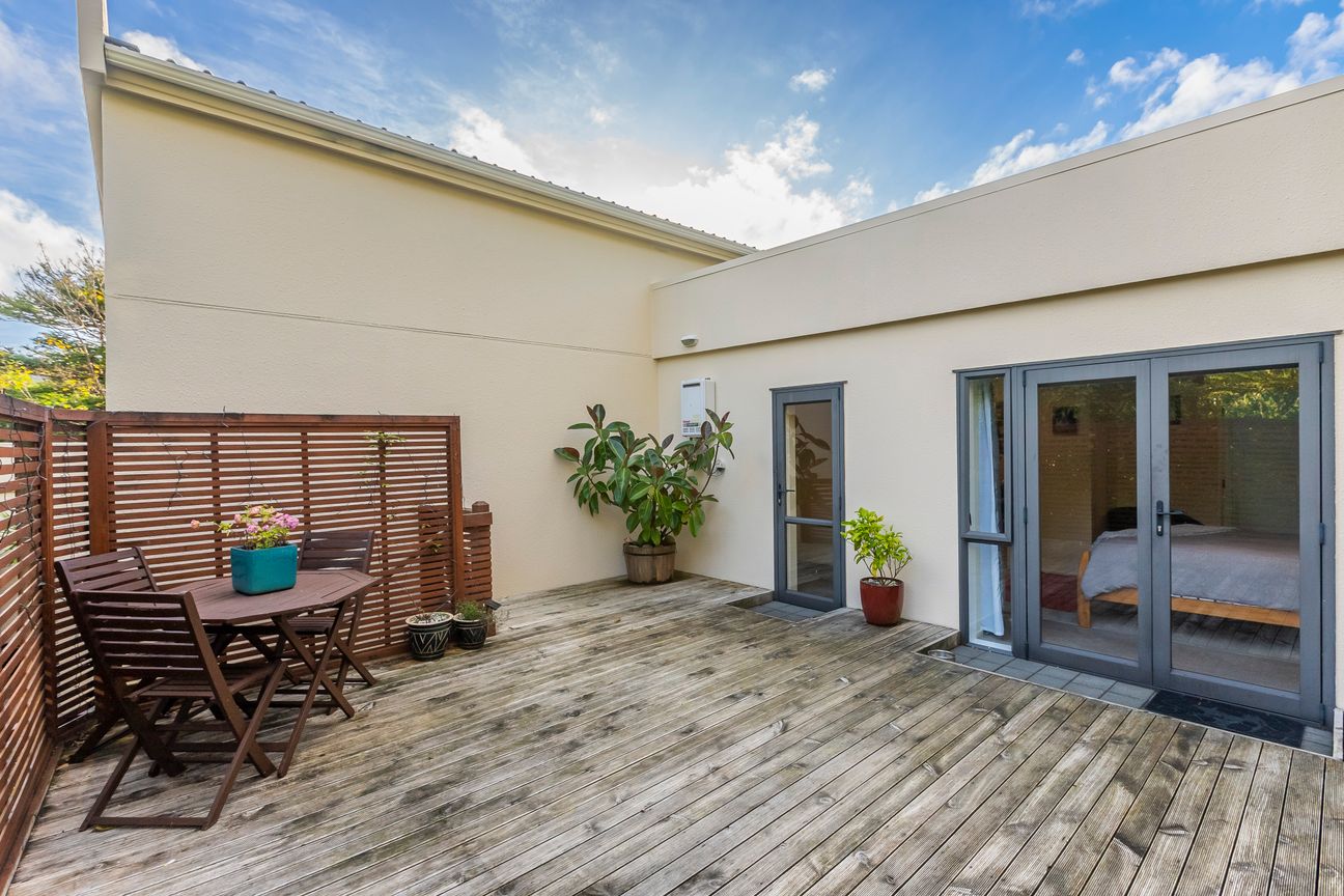 Motivated Vendor - Large 250sqm Townhouse - Bild 4