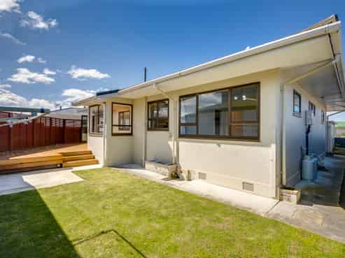 13 Cambridge Terrace, Taradale