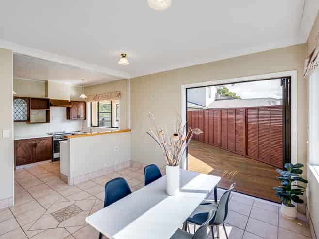13 Cambridge Terrace, Taradale
