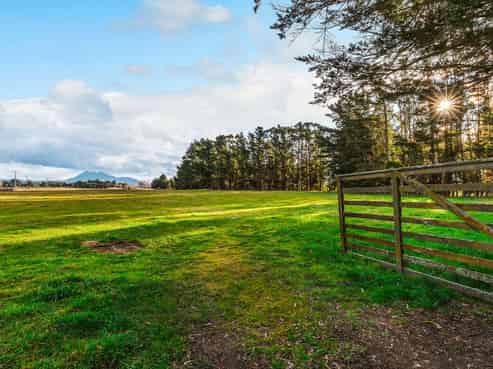 1777 Broadlands Road, Broadlands Forest