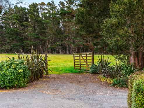 1777 Broadlands Road, Broadlands Forest