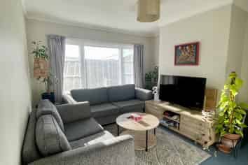 3/147 Owen Street , Newtown