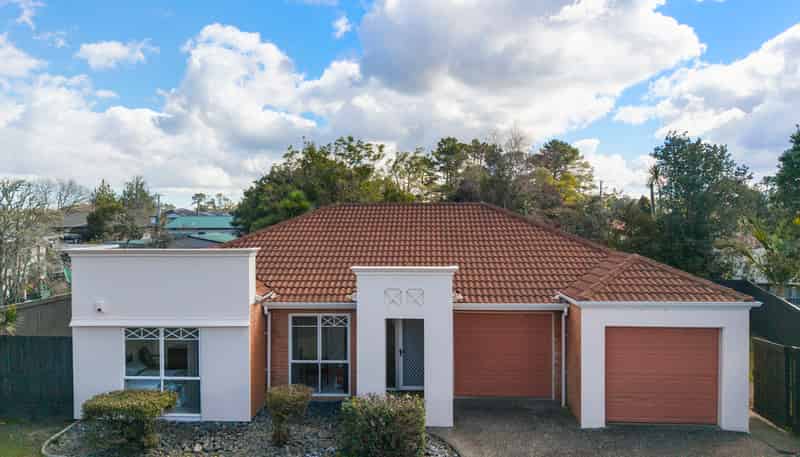 319A Royal Road, Massey