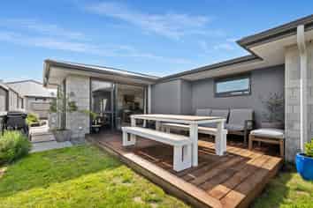 204 Te Okuroa Drive, Papamoa