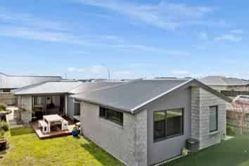 204 Te Okuroa Drive, Papamoa