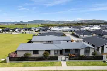204 Te Okuroa Drive, Papamoa