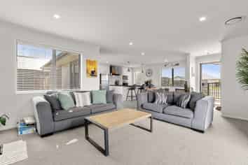 204 Te Okuroa Drive, Papamoa