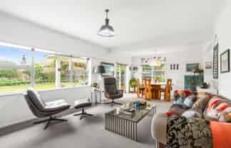94 Queen St West, Levin