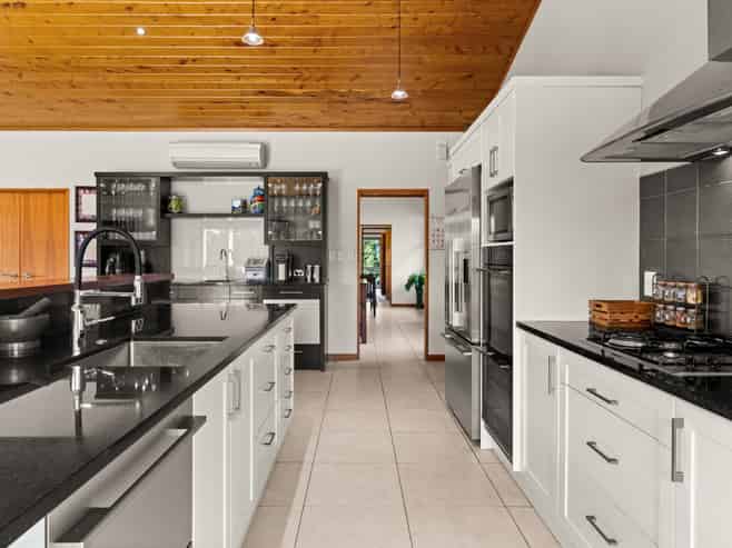 515 Ikanui Road, Frimley
