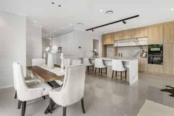 2 Seagreen Avenue, Rosehill