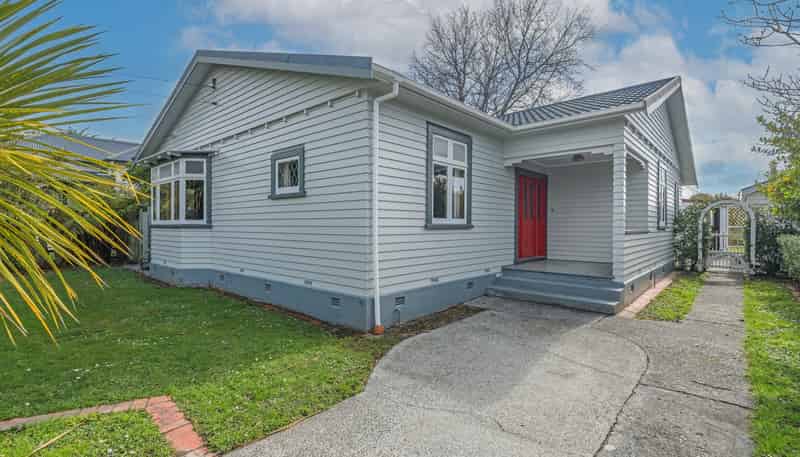 10 Hunia Street, Marton