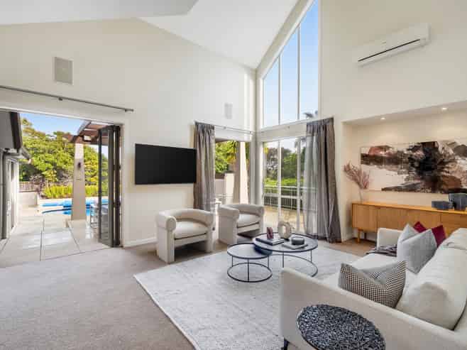 25 Anaheim Boulevard, Shamrock Park