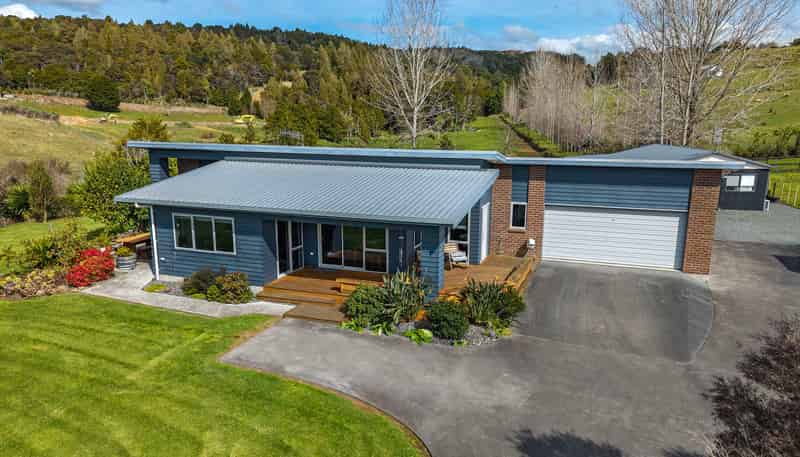 36 Purakau Road, MAUNU