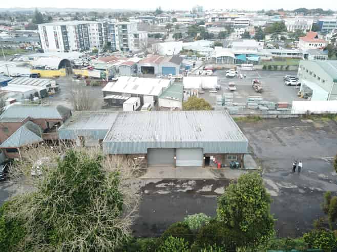 Large scale yard plus workshop – Otahuhu