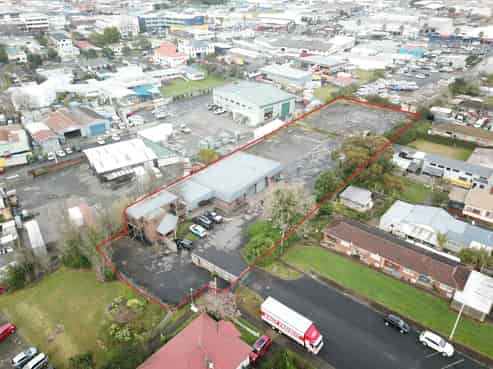 Large scale yard plus workshop – Otahuhu