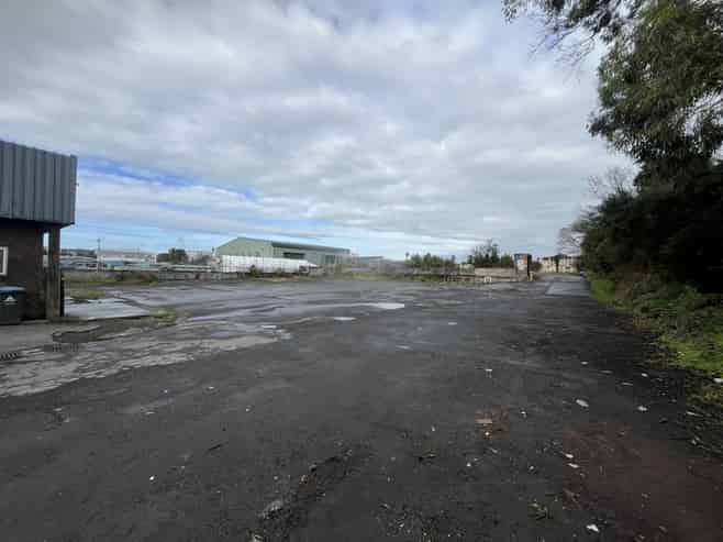 Large scale yard plus workshop – Otahuhu