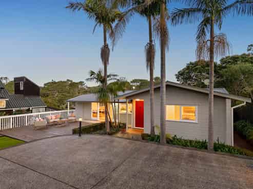 18 Sandford Street, Campbells Bay