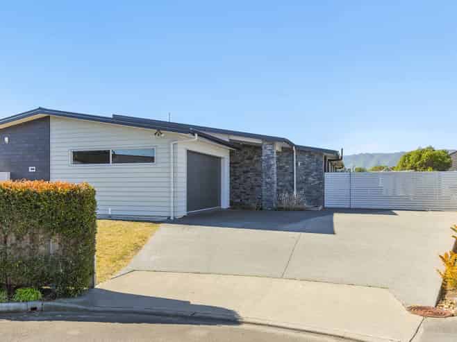 77 Kotuku Drive, Paraparaumu Beach