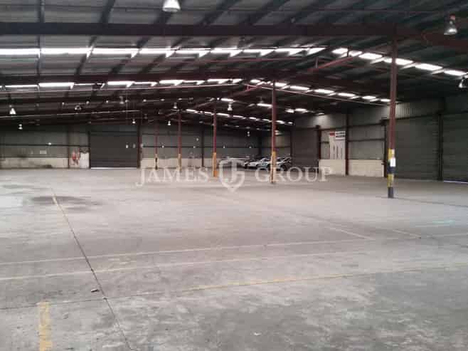 Large-Scale Warehouse with Unbeatable Access