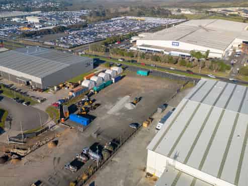 Sole Agency: 2,000sqm yard