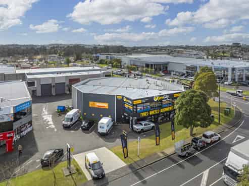 Tenanted investment in strategic Albany location