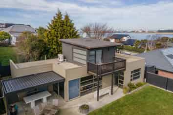 2A Climie Terrace, Waimataitai