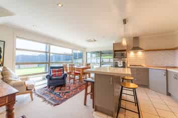 2A Climie Terrace, Waimataitai