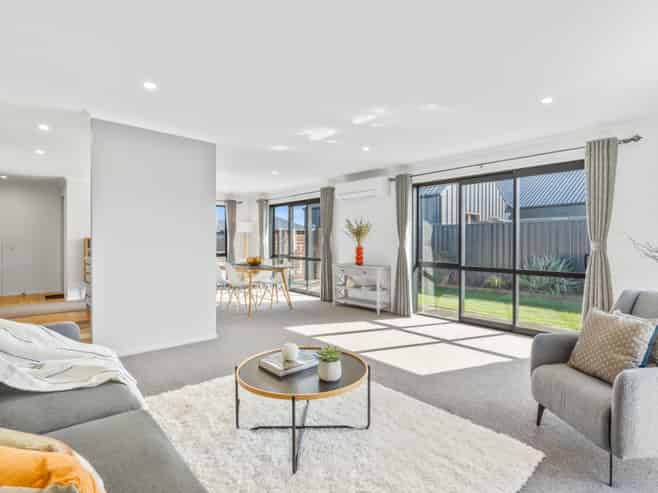 8 Silverview Place, Mosgiel